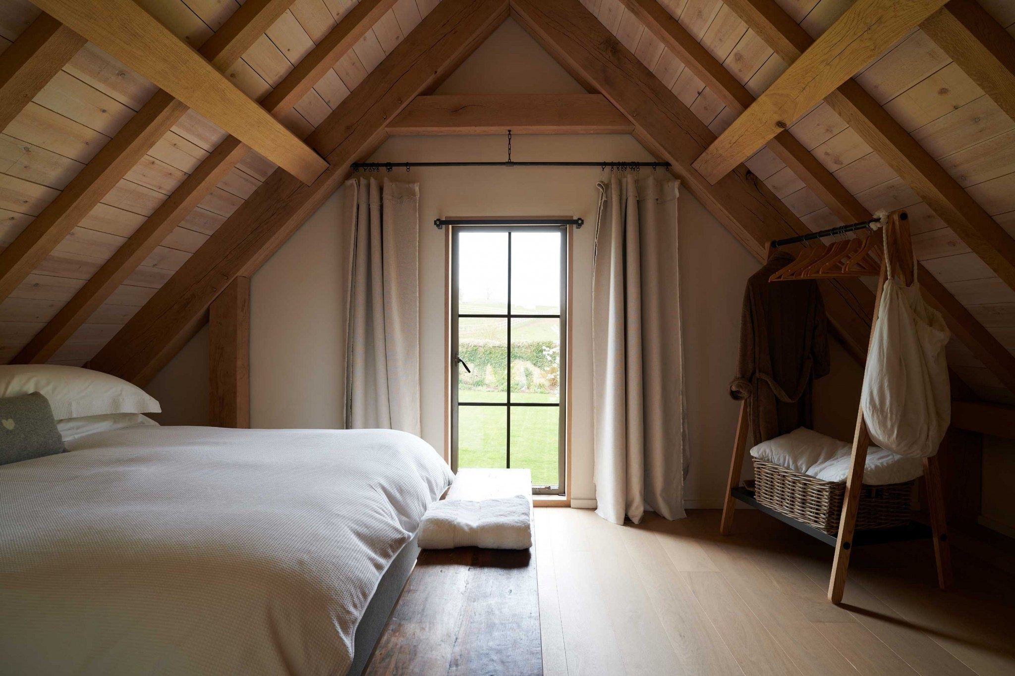 mackenzie wheeler are listed building residential architects based in shoreditch london specializing in oak frame houses